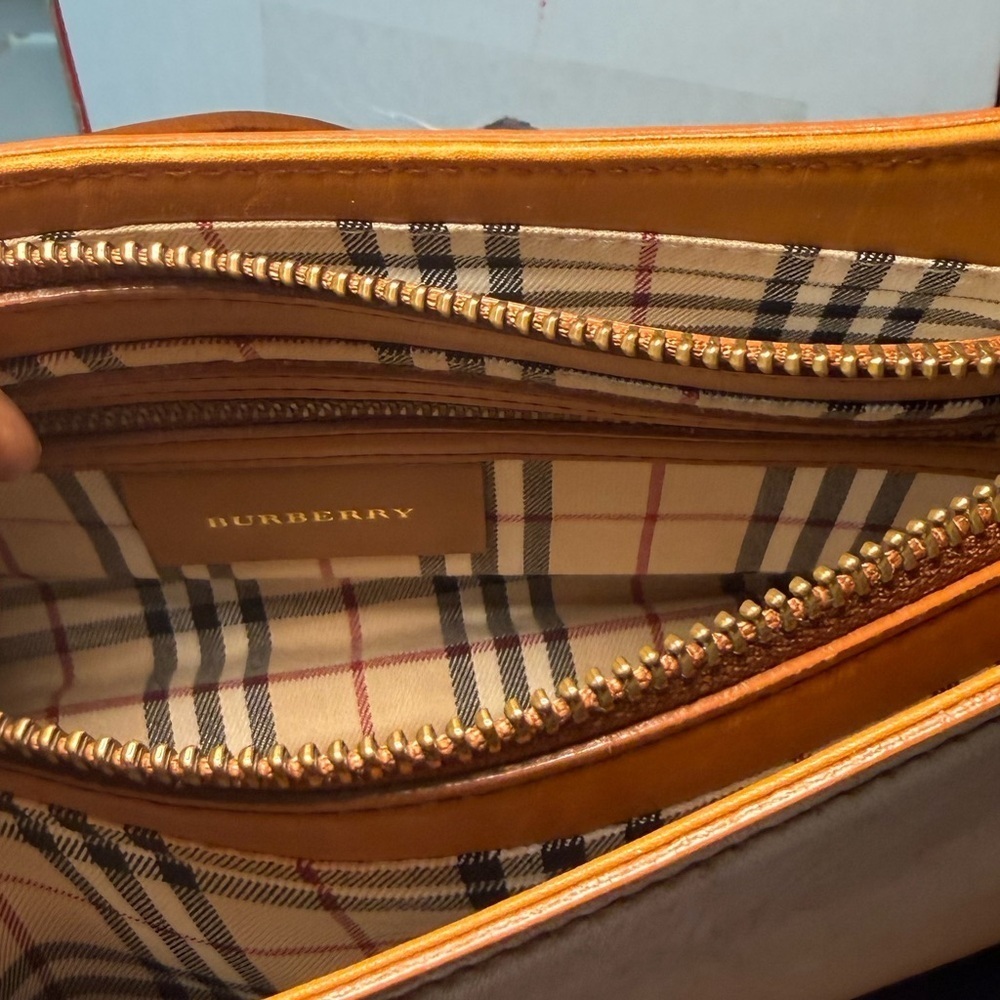 Burberry Vintage Leather Shoulder Bag | Nova Check Lining w/DB | Viral 20K Views - Picture 6 of 17
